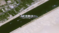 Süveyş Kanalı İdaresi: Kanaldan geçmeyi bekleyen 321 gemi var