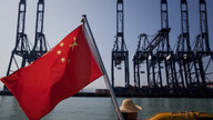 Çin, piyasaya 150 bin tonluk emtia sürdü