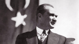 Mustafa Kemal Atatürk'ü, ölümünün 83. yıl dönümünde özlemle anıyoruz