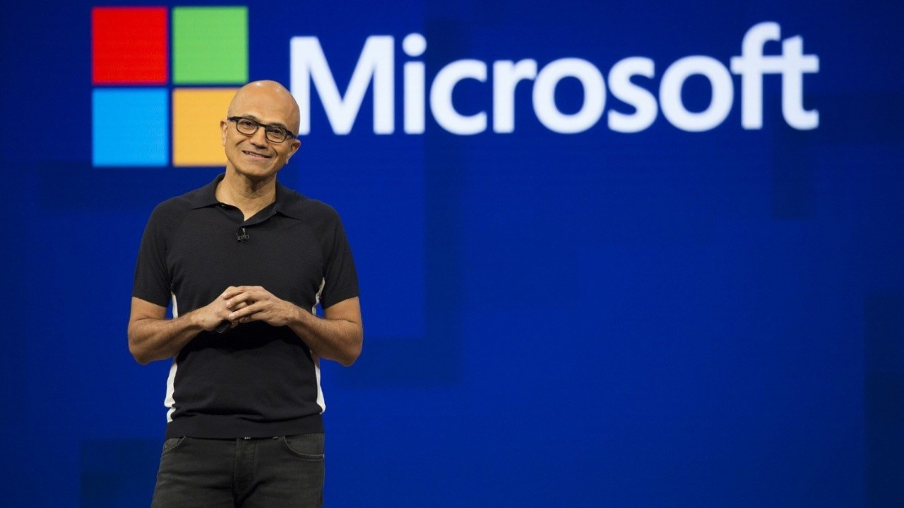 Microsoft CEO'su Nadella, hisselerinin yarısını sattı