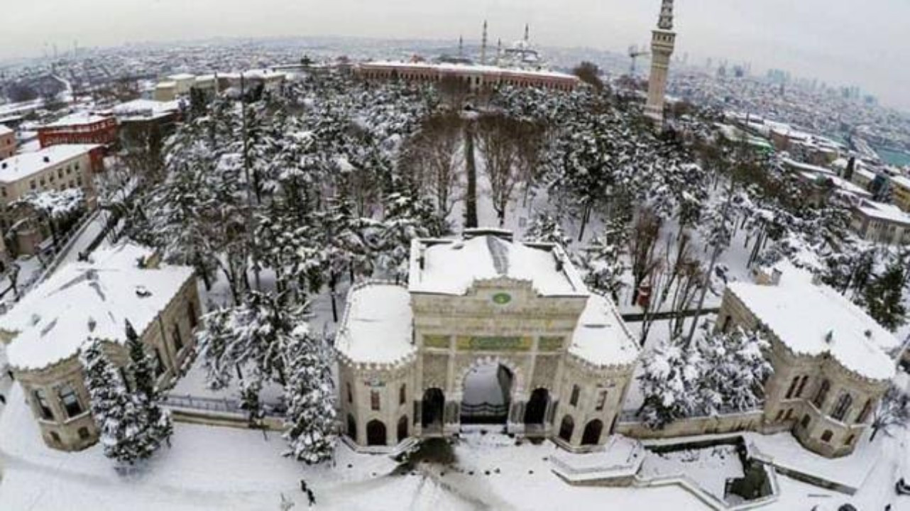 Son Dakika: İstanbul'daki üniversitelere kar tatili